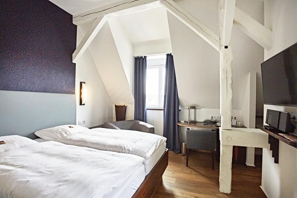 Hotel Zur Wartburg เรดา วีเดนบรุค ภายนอก รูปภาพ