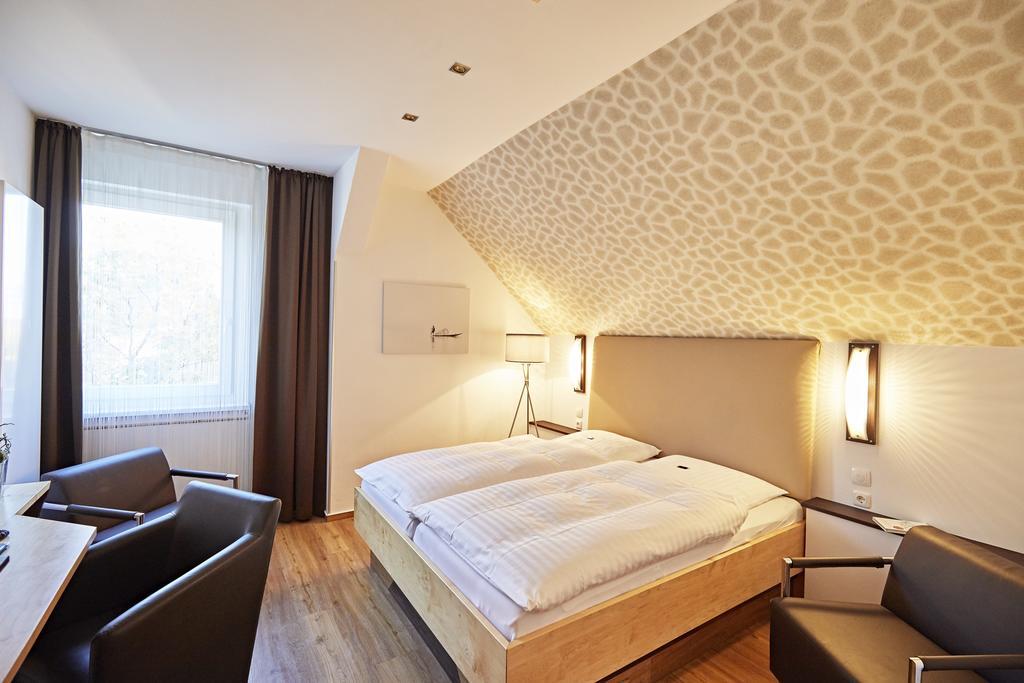 Hotel Zur Wartburg เรดา วีเดนบรุค ภายนอก รูปภาพ