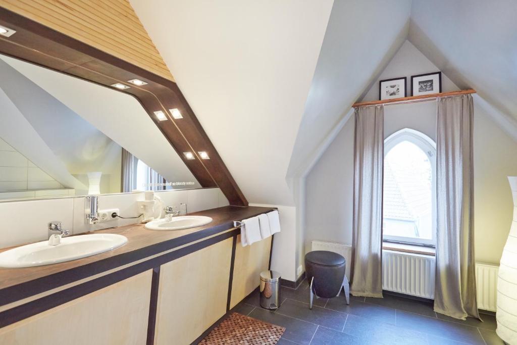 Hotel Zur Wartburg เรดา วีเดนบรุค ภายนอก รูปภาพ