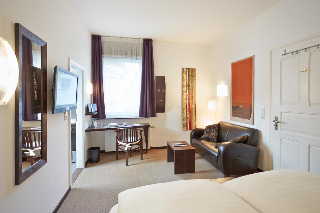 Hotel Zur Wartburg เรดา วีเดนบรุค ภายนอก รูปภาพ